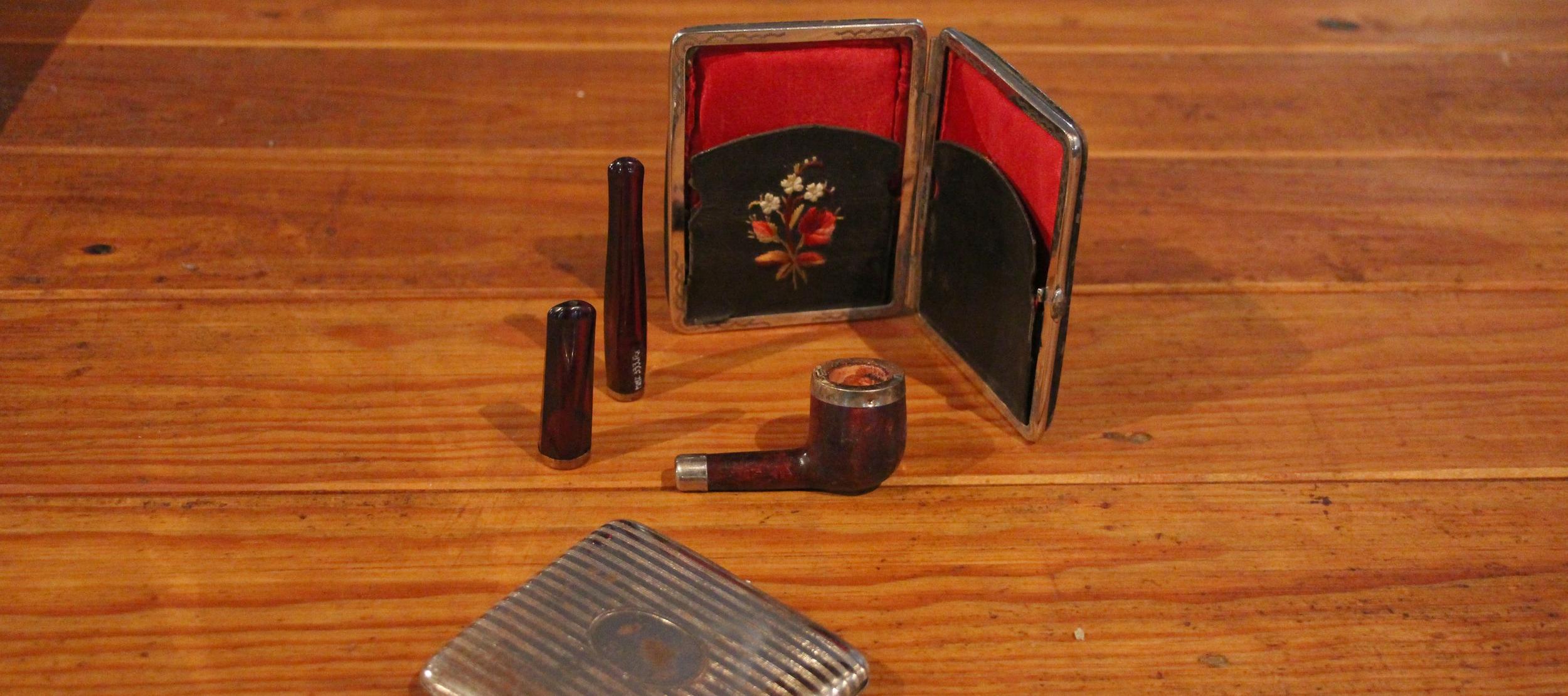 Peça do mês de março: Conjunto de cigarreiras, cachimbo e boquilhas
